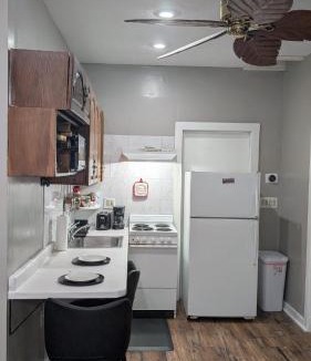 Holbrook Apartment | Private, Spacious & Comfy 1 bedroom Entire Suite With Separate Entry & Free Parking