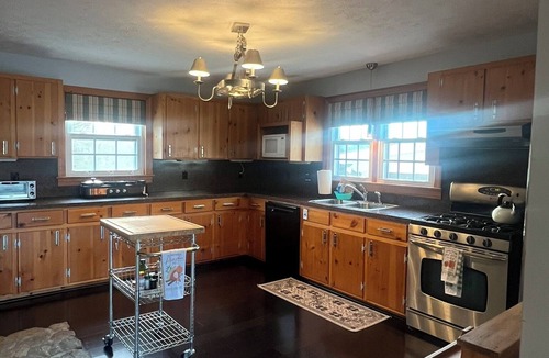 Dundas House | Private, Spacious Country Retreat. Pets welcome!