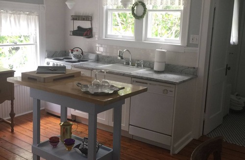 Pipes Cove Apartment | Private & Spacious Five Room Suite.Steps To Bay Beach and walk to Village.