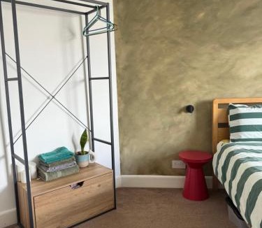 Totton Apartment | Private Spacious One-Bedroom Flat - Located Between the City Centre and the New Forest
