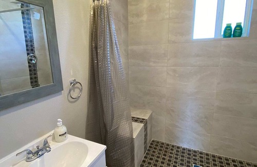 Pershing - Government Hill Apartment | ⭐️Private stand-alone studio Central⭐️