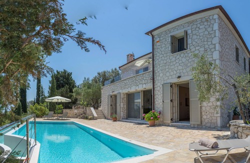 Lefkada Villa | Private stone built villa, infinity pool, BBQ, nearby Agios Nikitas