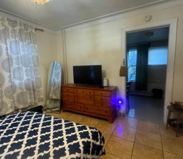 Queens Apartment | *PRIVATE* Studio 5 minutes from LGA/US Open