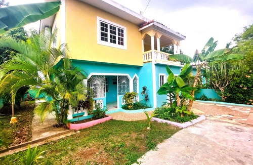Orange Bay Apartment | Private Studio at the colorful Villa Anita, modern and spacious. Orange Bay.