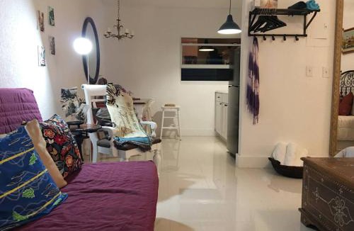 Coral Way Apartment | Private Studio blocks from Coconut Grove