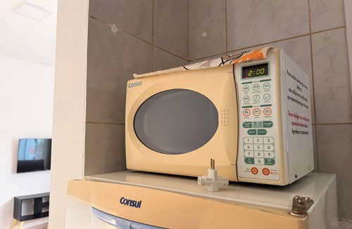 Camargos Apartment | Private studio apartment with Smart TV and air conditioning.