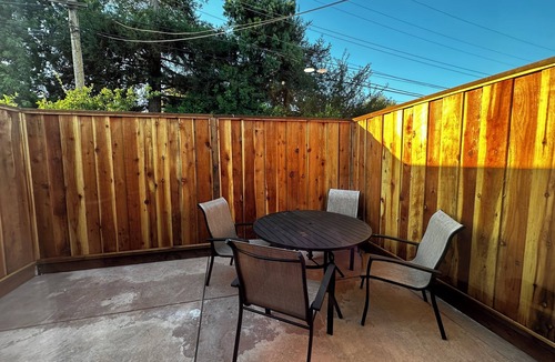 Fremont Apartment | Private studio located in Fremont close to many shops and to Tesla factory