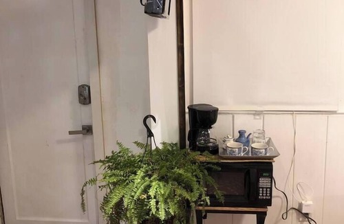 East Little Havana House | Private Studio with Free Parking