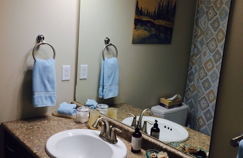 Duncan House | Private Suite in Cowichan Country