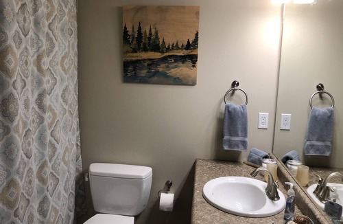 Duncan House | Private Suite in Cowichan Country