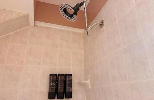 Sugarland Run Apartment | Private suite Near Dulles-Full Kitchen & Patio