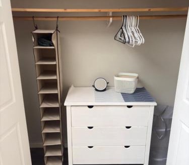 District of North Vancouver House | Private Suite , Private Bath , 10 min to Downtown