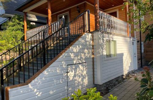 Riley Park Apartment | Private Suite Steps to Main St.