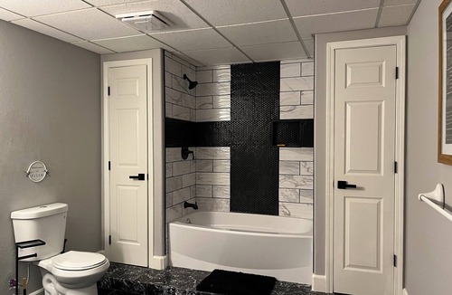 Lee's Summit House | Private Suite w/Private Access in lovely Lee's Summit with WiFi, fitness room