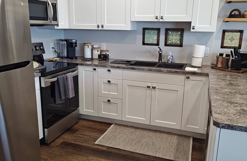 Okanagan-Similkameen Apartment | Private Suite with Amazing Lake View