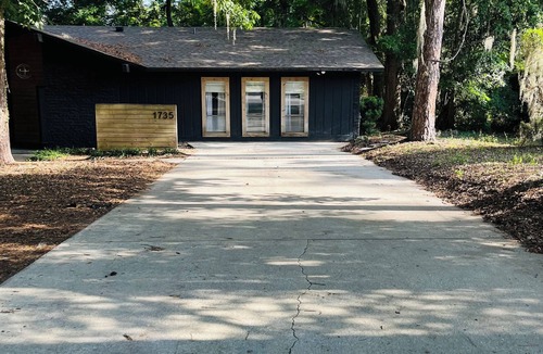 Duckpond Apartment | Private suite with own entry in vibrant Gainesville