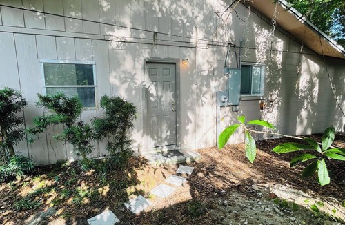 Duckpond Apartment | Private suite with own entry in vibrant Gainesville