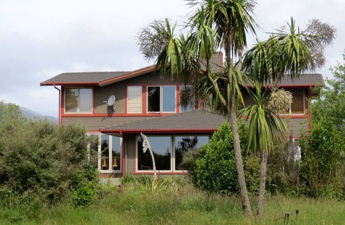 Kakapotahi Cabin | Private Suite with Views of the Tasman Sea near Hokitika, New Zealand
