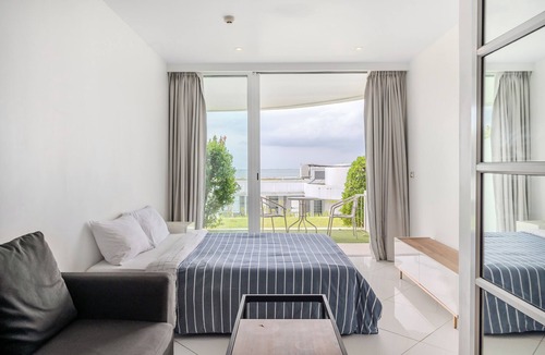 Na Chom Thian Apartment | Private Sunset Beach - Sea View Studio Room