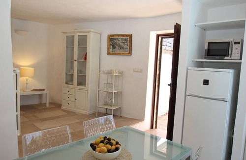 Castellana Grotte Villa | Private swimming pool 10mx5m. Relaxing and Tranquil close to town stunning views
