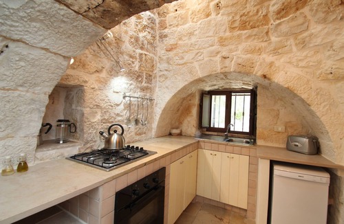 Castellana Grotte Villa | Private swimming pool 10mx5m. Relaxing and Tranquil close to town stunning views
