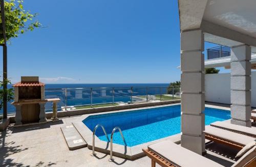 Budva Villa | Private swimming pool three-story apartment with a superb view