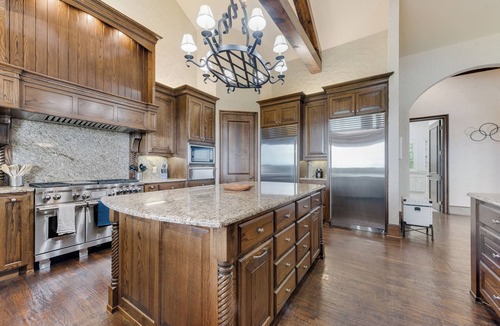 Denton Villa | Private Texas legacy Villa -Ranch View Pool, Gym Sleeps 10+ easy access to city