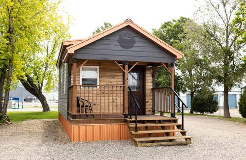 Glendive House | Private Tiny Cabin in Glendive Near Makoshika Park - Free Parking & WiFi