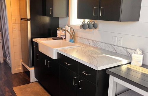 Davenport Cabin | Private Tiny House Lake View