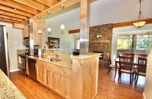 Moose Wilson Road Condo | Private Top Corner Condo - 5 mins to Grand Teton Nat'l Park- Deck, BBQ & Views!