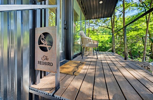 Alvord RV Rental | Private Treehouse Retreat | Sleeps 8 + Pickleball