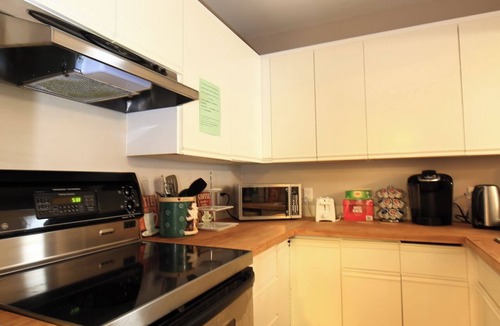 Yellowknife Apartment | Private Two-Bedroom Apartment with 4 beds in the heart of Downtown
