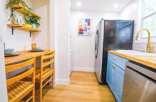 Orlando Apartment | Private UCF Apt | King + Priv Yard + Outdoor Tub
