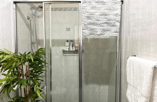 Cherrybrook Apartment | Private Unit underneath a family Home