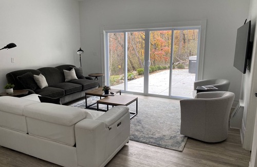 Bakerstown House | Private Vacation Home with large Hot Tub and Fire Pit - Sleeps 18