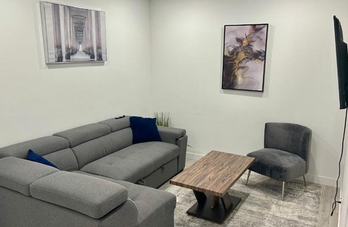 Southwest Calgary House | Private Very Spacious 2 bed 1-Bedroom basement Suite SW Calgary