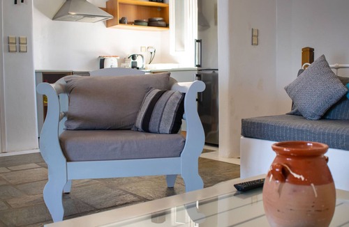Nea Cryssi Akti Villa | Private villa Agia Irini, 350 meter to the beach for 4 guests with pool access!
