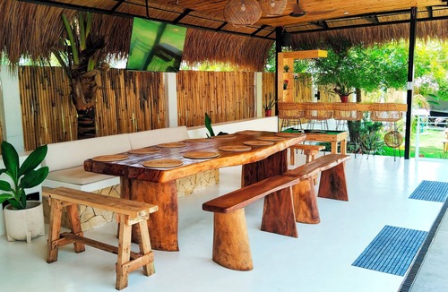 Basdiot Villa | Private Villa in Moalboal with Pool, Jacuzzi, BBQ & Gym