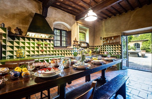 Figline e Incisa Valdarno Villa | Private Villa with hot tub, sauna, private pool, A/C, WIFI, TV, patio, close to Greve In Chianti