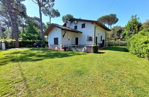 Ronchi Villa | Private villa at 650m from the Sea