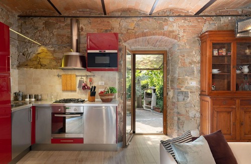 Pergine Valdarno Villa | Private Villa with A/C, WIFI, private pool, TV, patio, pets allowed, panoramic view, close to Arezzo