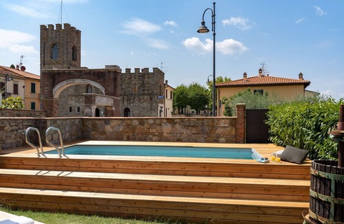 Pergine Valdarno Villa | Private Villa with A/C, WIFI, private pool, TV, patio, pets allowed, panoramic view, close to Arezzo