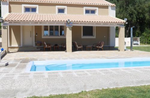 Corfu Town Villa | Private Villa Maothis