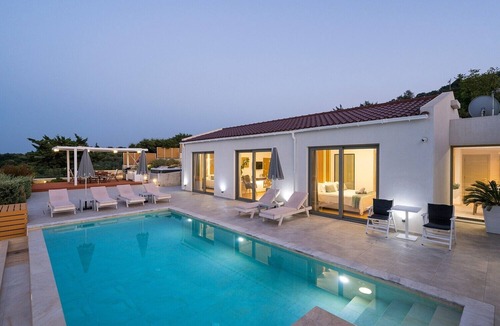 Champatha Villa | Private Villa White Harmony with Heated Pool for Holidays in Chania, Crete