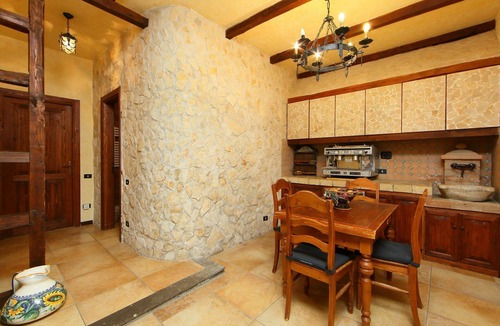 Monte Compatri Villa | Private Villa with A/C, private pool, hot tub, WIFI, TV, patio, pets allowed, panoramic view