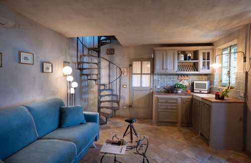 Seravezza Villa | Private Villa with A/C, hot tub, sauna, WIFI, balcony, panoramic view, close to Forte Dei Marmi