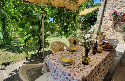 Petrognano Villa | Private Villa with internet, hot tub, A/C, TV, pets allowed, panoramic view, close to Lucca