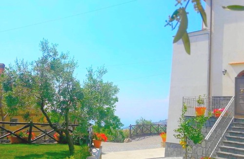 Moiano Villa | Private villa with sea views for up to 10 people near Sorrento & Amalfi Coast
