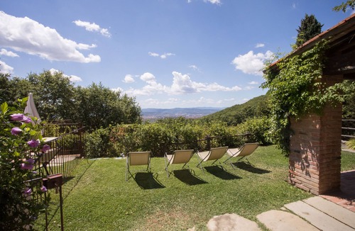 Arezzo Villa | Private villa with pool with panoramic view inside organic wine resort