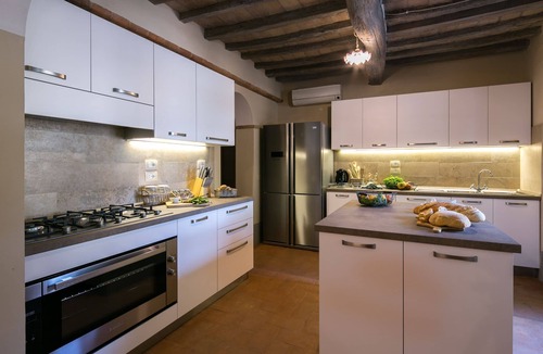 Ferretto Villa | Private Villa with private pool, hot tub, WIFI, A/C, TV, patio, panoramic view, close to Cortona